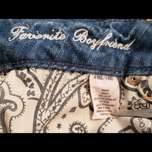 American Eagle Favorite Boyfriend Distress… - Picture 3 of 9